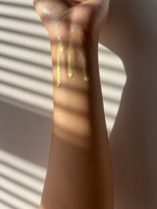 KISS OF LIFE GLOW BODY OIL: matcha tea + white citrus + neroli