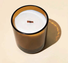 Load image into Gallery viewer, WARM LEATHERETTE CANDLE: woody leather + brandy

